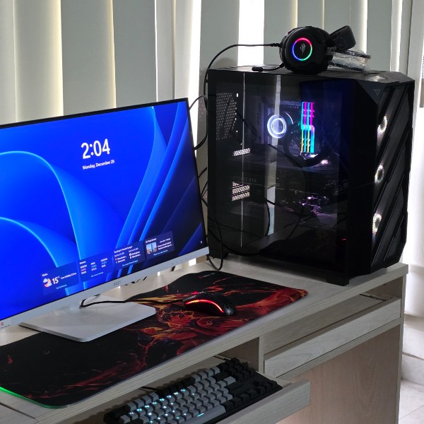 High-Config PC–Equipped Research Lab with 24×7 Availability and Secure Remote Access